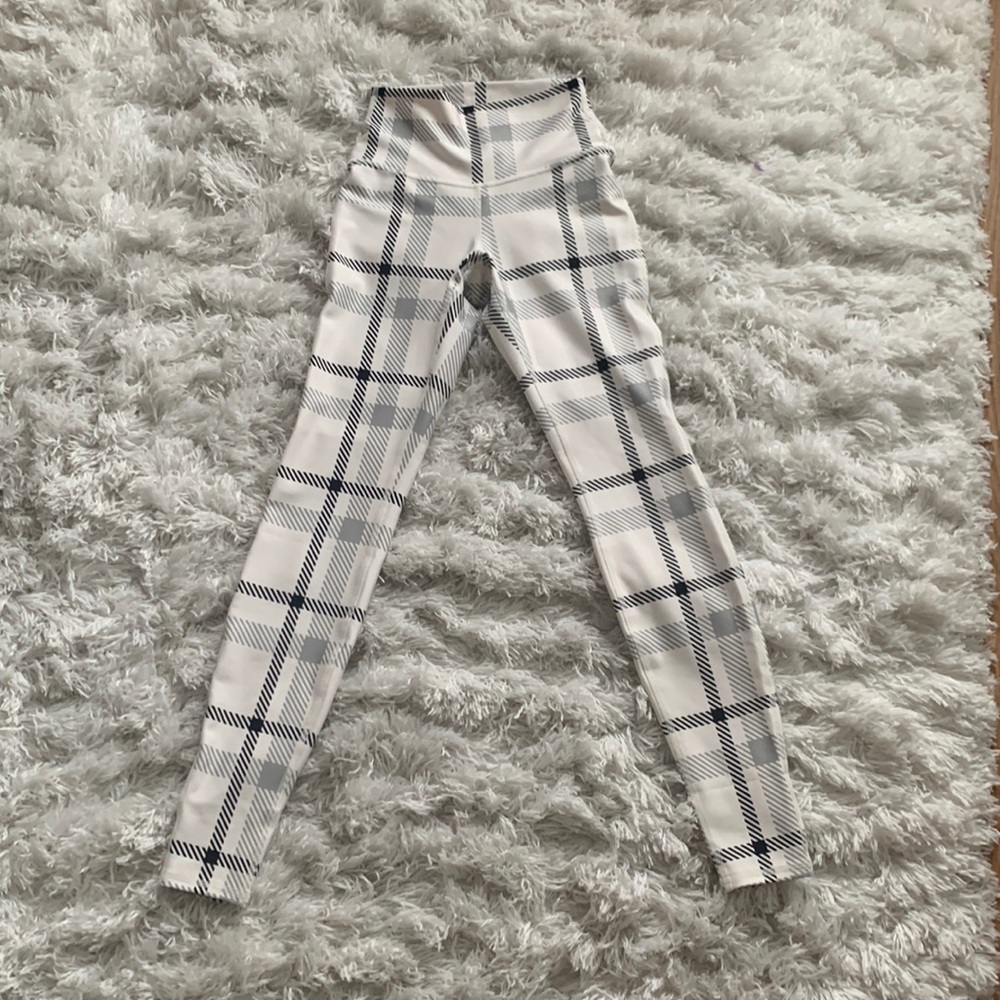 XS Alo Yoga airbrush leggings plaid